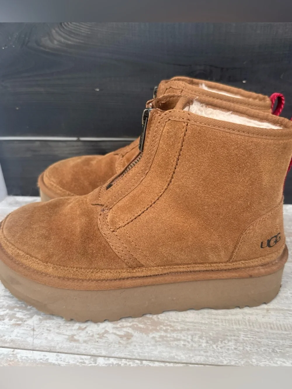 UGG Neumel Zip Platform Boot Women’s Size 6 Chestnut